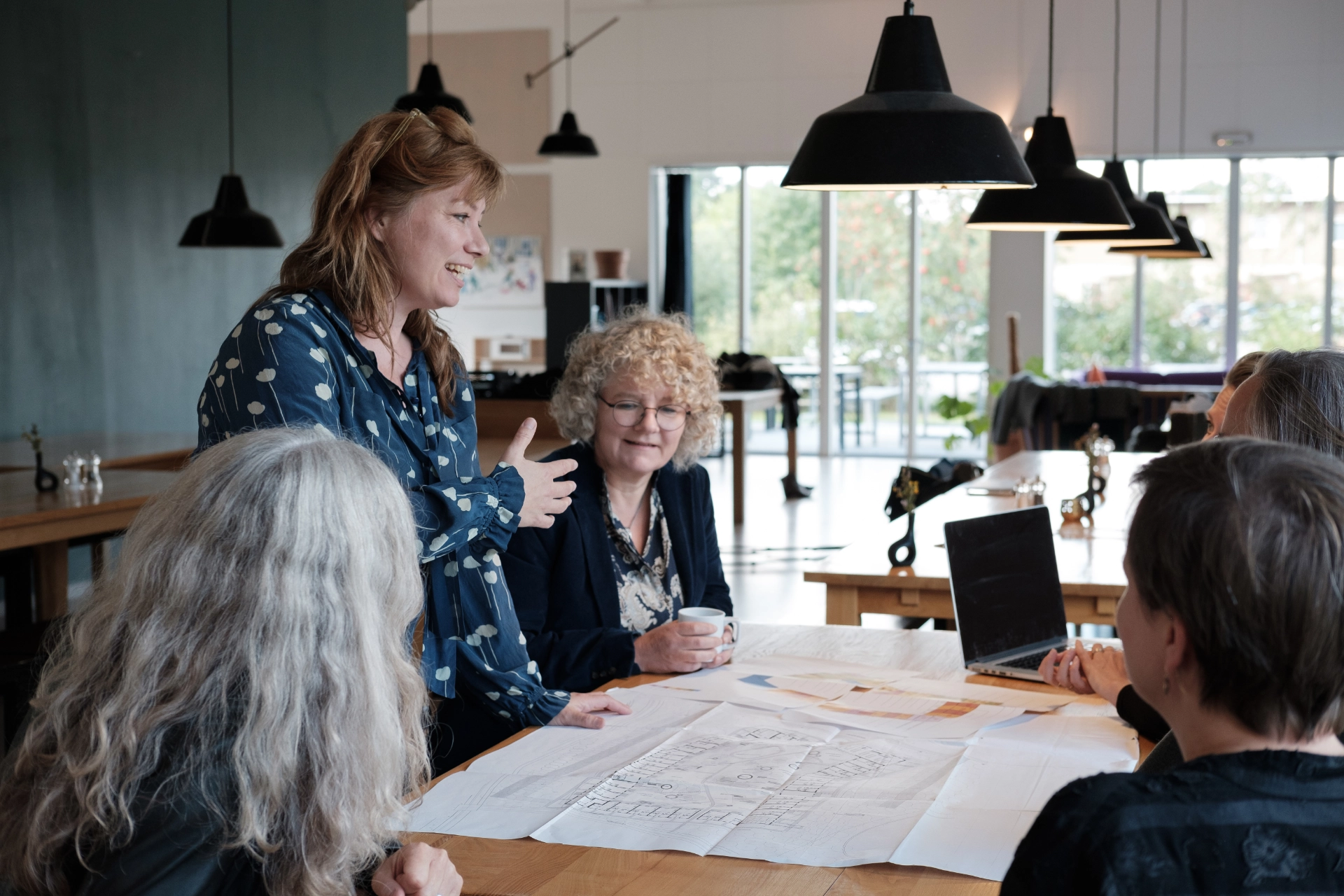 Laura Juvik faciliterer workshop om bofællesskab
